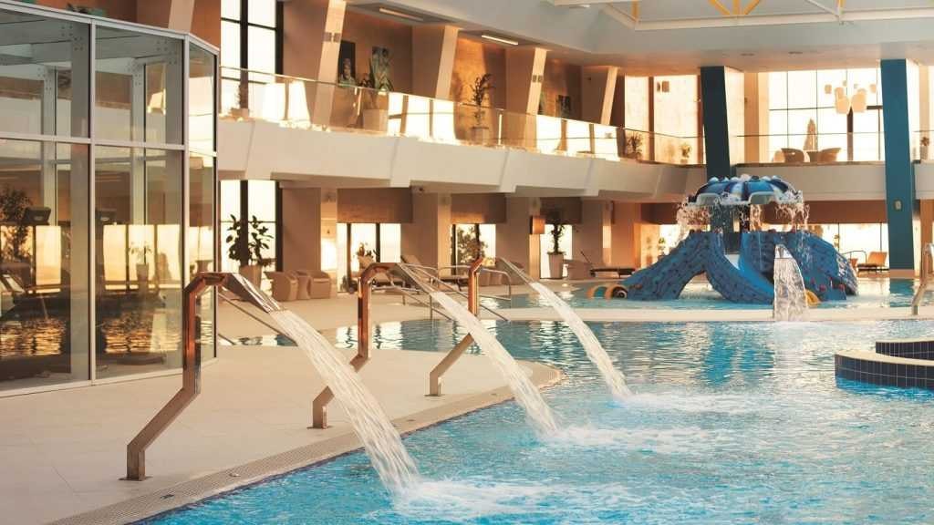 Radisson Lazurnaya Hotel бассейн