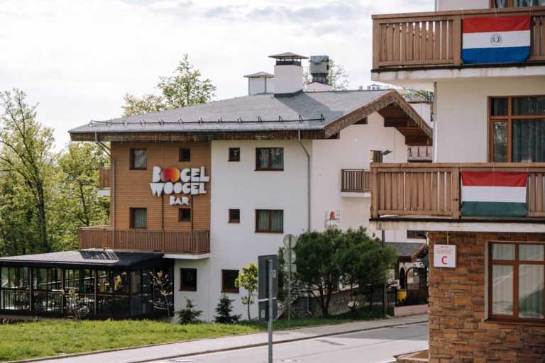 Отель Boogel Woogel Bar & Hotel на Роза Хутор