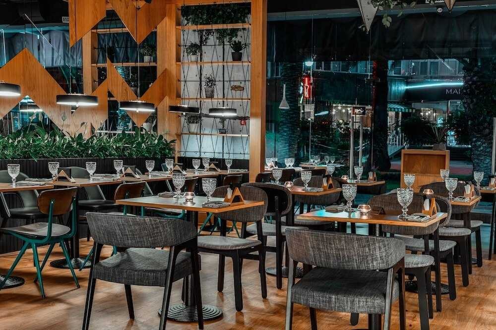 интерьер ресторана Ресторан «UMI Asian kitchen & bar» в сочи