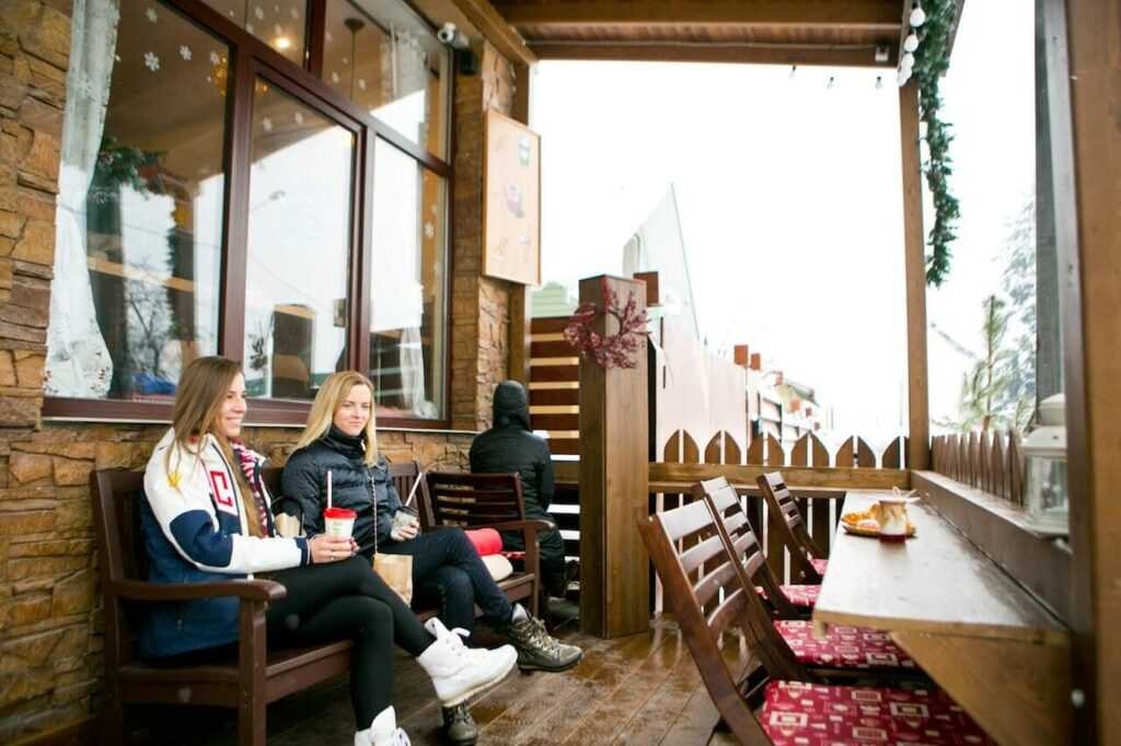 кофейня булки в горах в поселке Красная Поляна