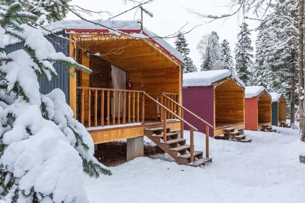 Глэмпинг и база отдыха Forest House Resort в Архызе