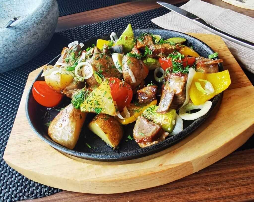 Ресторан «Лунный свет» на горнолыжном курорте Архыз