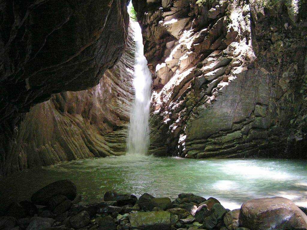 Свирский водопад в сочи