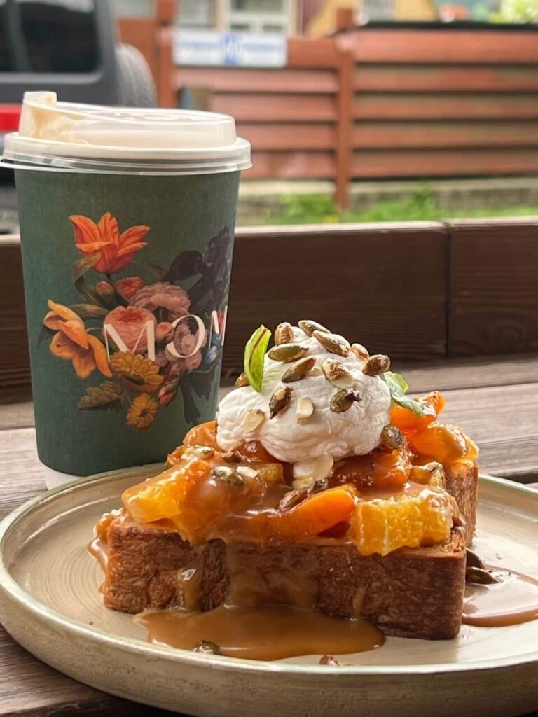 Кофейня MOM’S на Красной Поляне