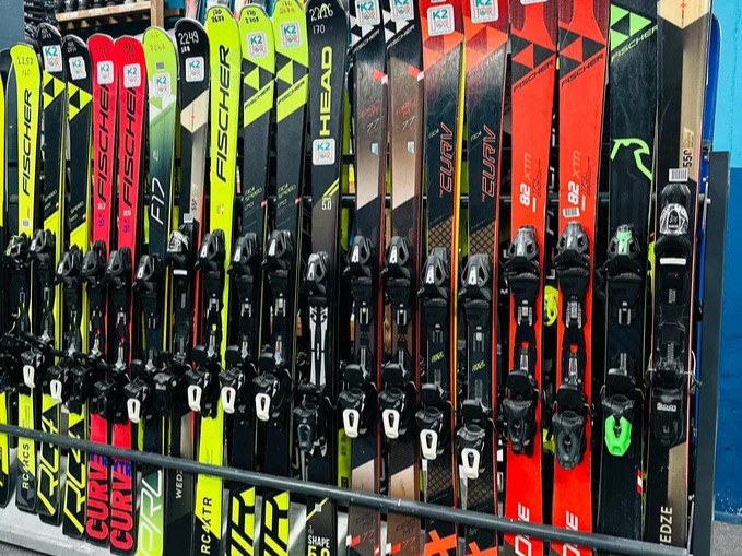K2TOUR — прокат лыж и сноубордов в Шерегеше